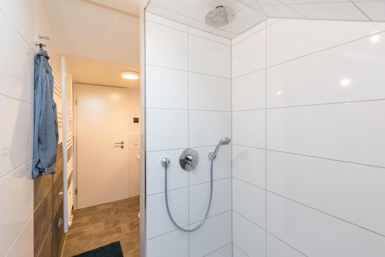 5 Sterne Ferienhaus Direkt Am See Mit Sauna-Kamin-Garten Krakow am See Exterior foto